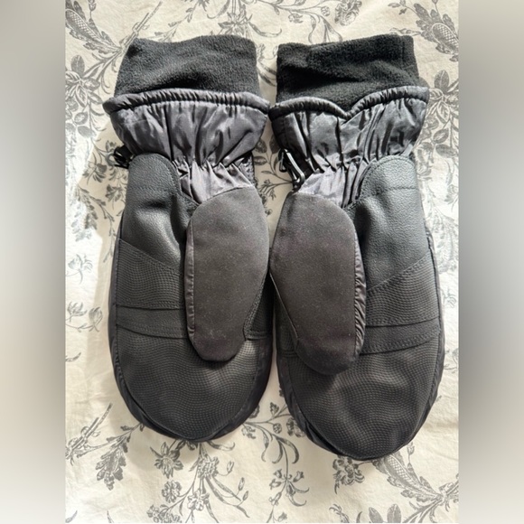 Carhartt Black Quilted Mittens - Picture 2 of 4